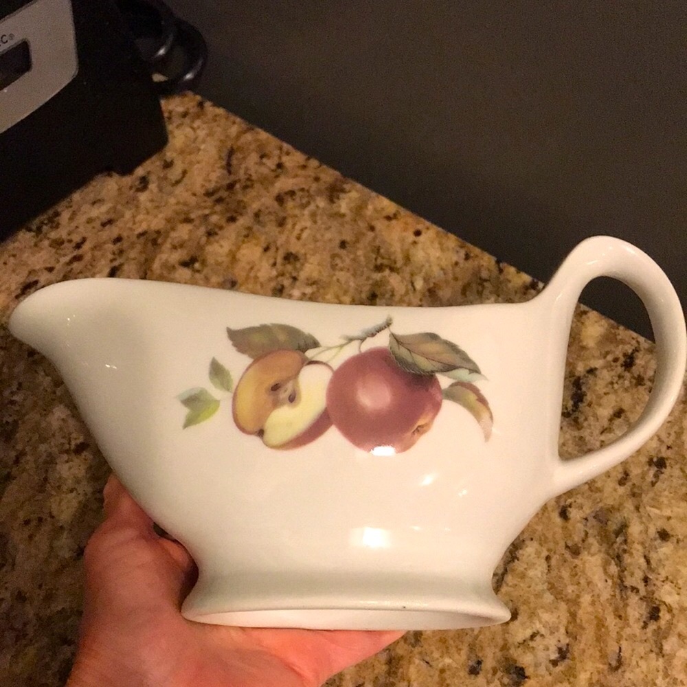 NEW! BIA CORDON BLEU Catherine Gravy Boat